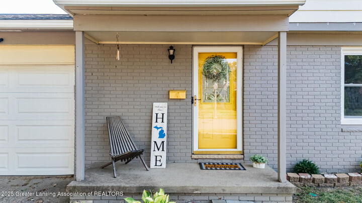 Property Photo:  2300 Vassar Drive  MI 48912 
