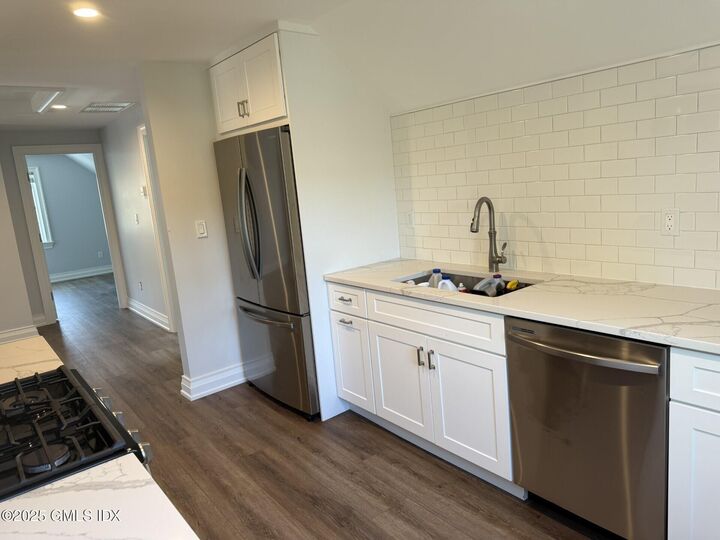 Property Photo:  104 Pemberwick Road 3  CT 06831 