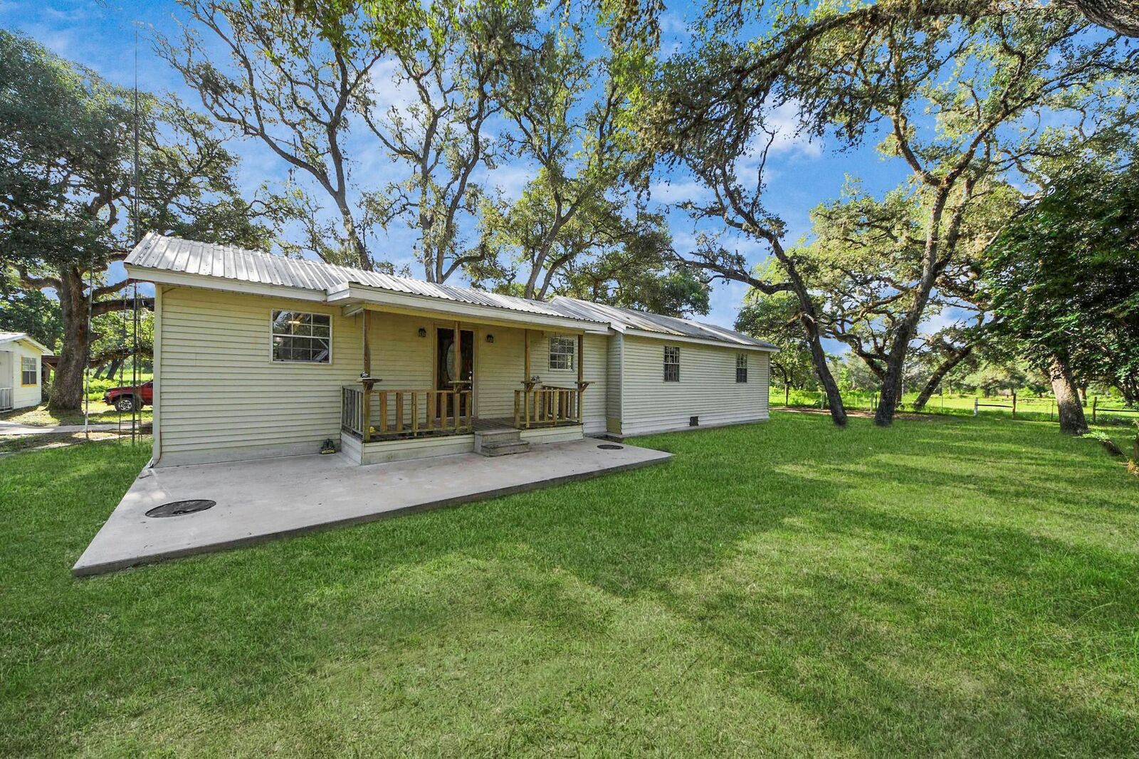 Property Photo:  1047 Old Varley Lane  TX 78962 