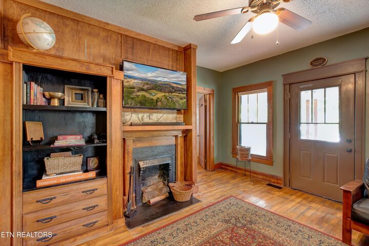 Property Photo:  1410 Cecil Ave  TN 37917 