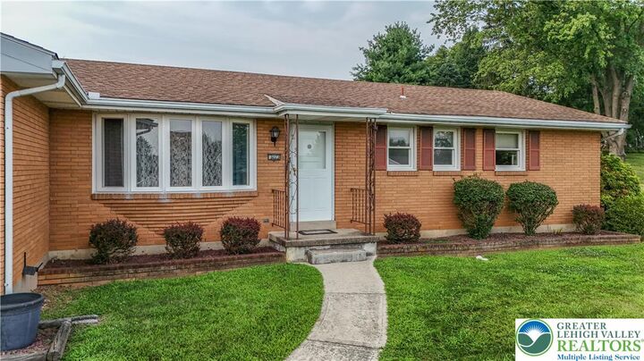 Property Photo:  3223 Lewis Avenue  PA 18020 