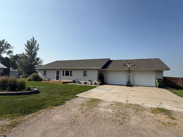 233 W Bronco Rd  Hershey NE 69143 photo