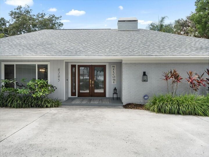 Property Photo:  4205 Wayside Willow Court  FL 33618 