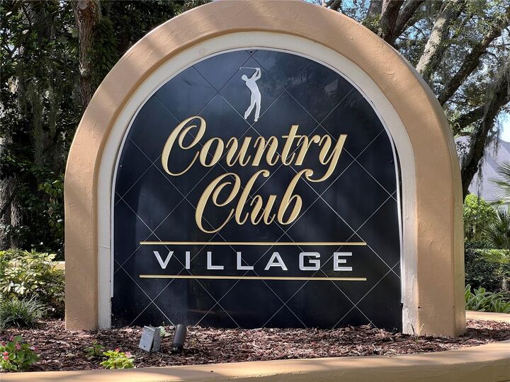 Property Photo: 1159 E Winged Foot Circle FL 32708