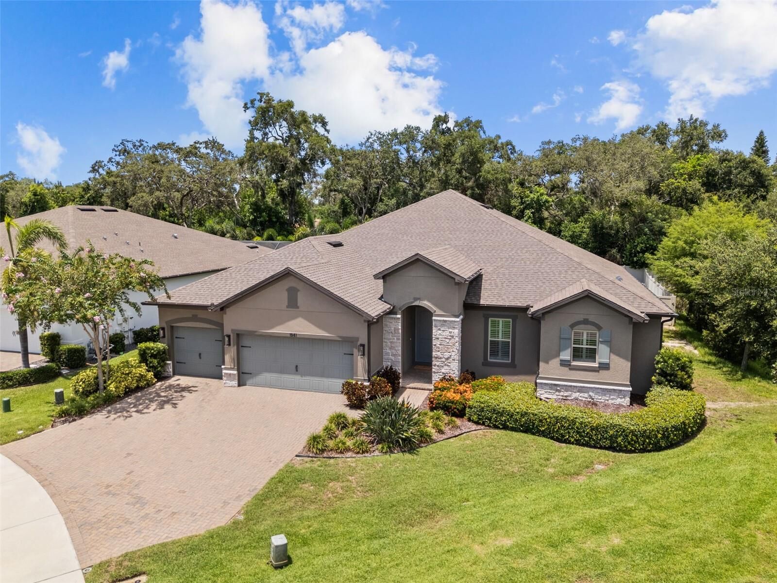 Property Photo:  1541 Forest Glen Court  FL 34683 
