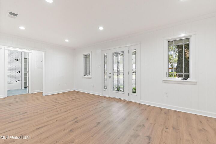 Property Photo:  426 Demontluzin Avenue  MS 39520 