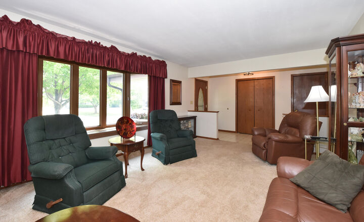 Property Photo: 7535 S Bishops Way WI 53132