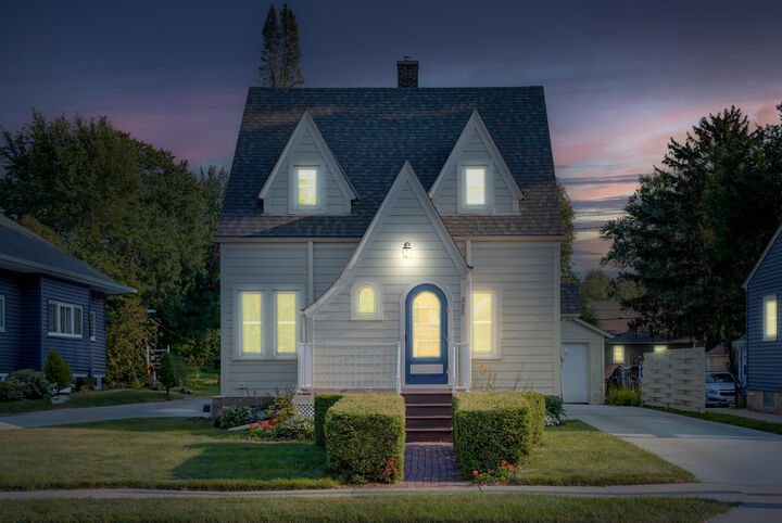 Property Photo:  335 W 2nd St  WI 53066 