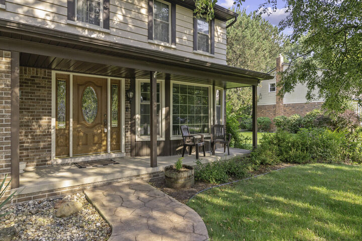 Property Photo:  21944 Rossdale Court  MI 48167 