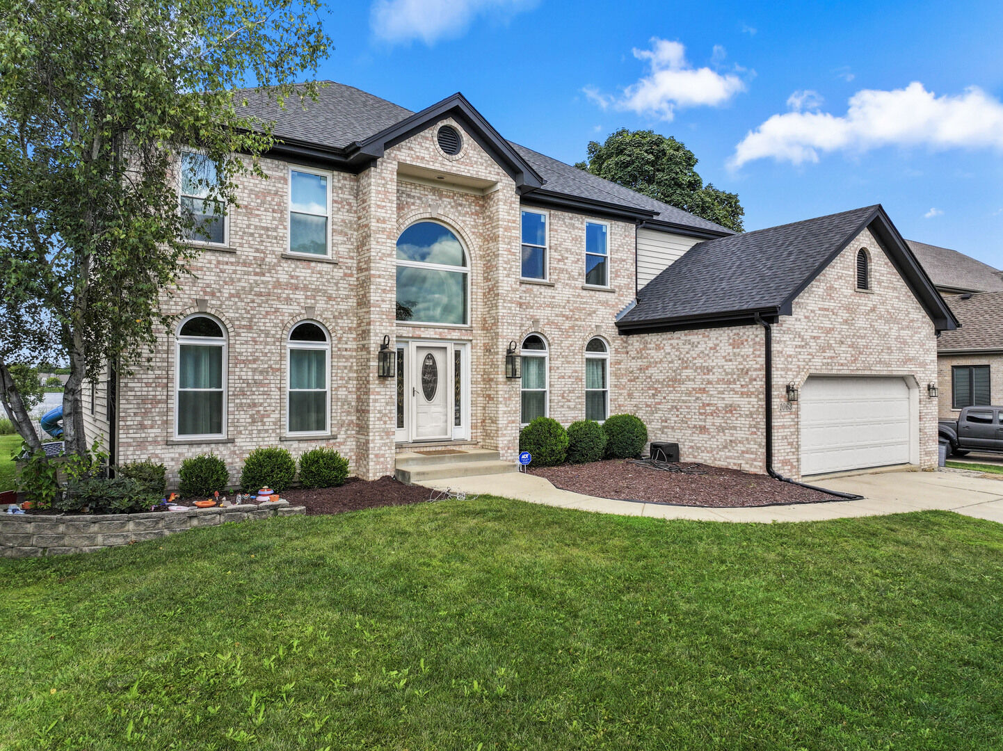 Property Photo: 1063 Parkview Circle IL 60188