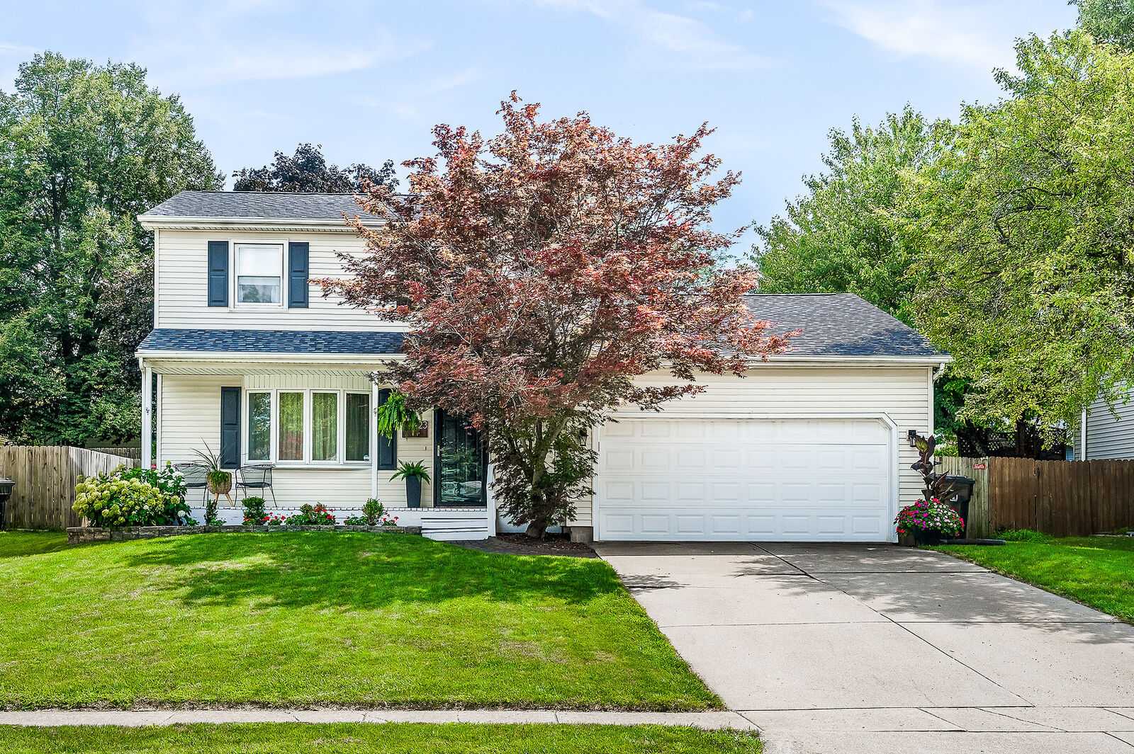 Property Photo: 1423 Chadwick Drive IL 61761