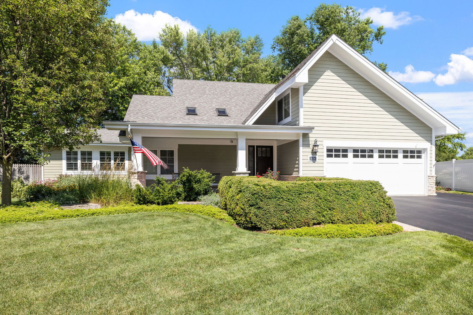 Property Photo:  1656 Longspur Court  IL 60565 
