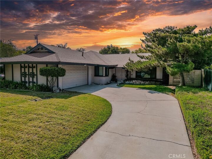 Property Photo:  8214 Sherwood Place  CA 92504 
