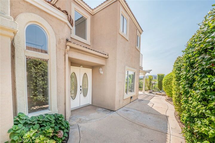 Property Photo: 40143 Corte Lorca CA 92562