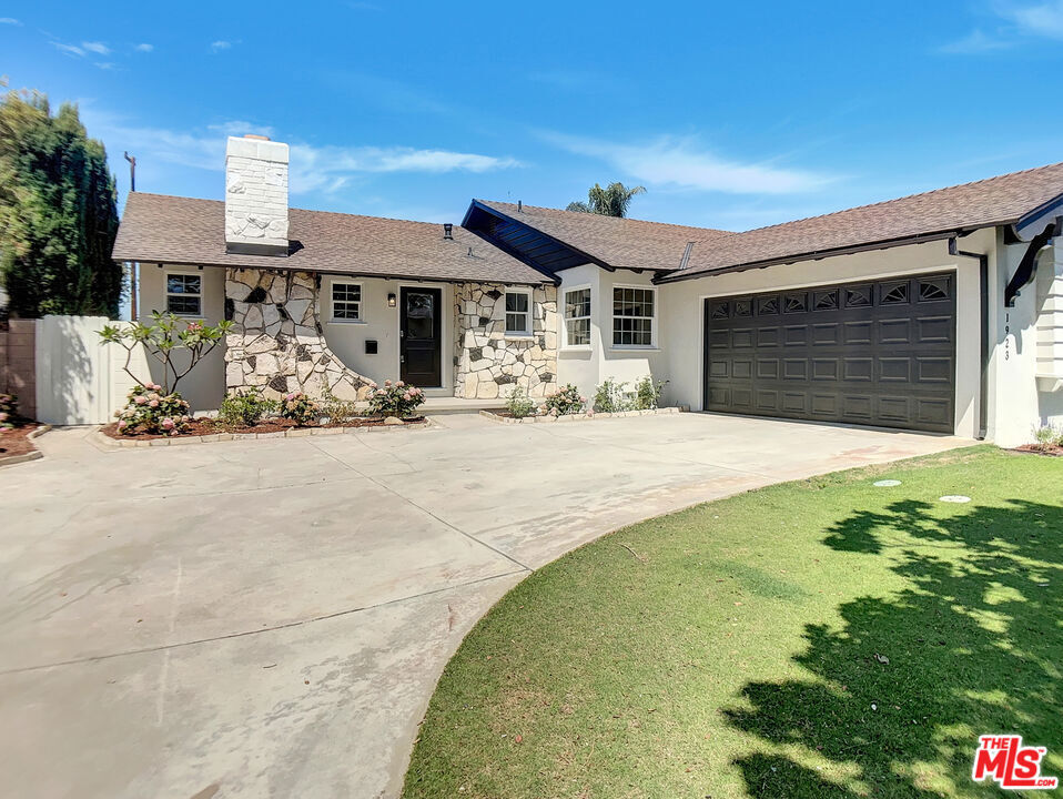 Property Photo:  1923 S Janette Lane  CA 92802 