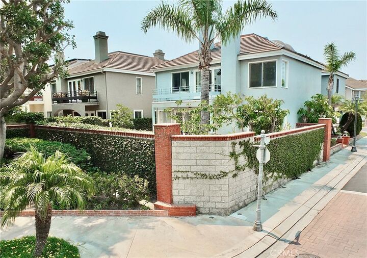 Property Photo:  6225 Napoli Court  CA 90803 