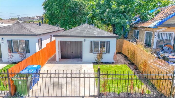 Property Photo:  1962 E 114th Street  CA 90059 