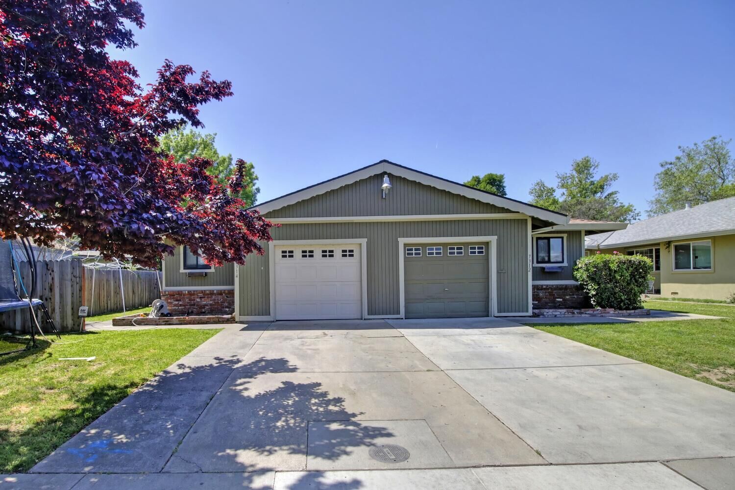 Property Photo: 7314 Berna Way CA 95823