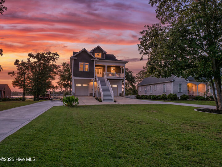 Property Photo: 811 Chadwick Shores Drive NC 28460