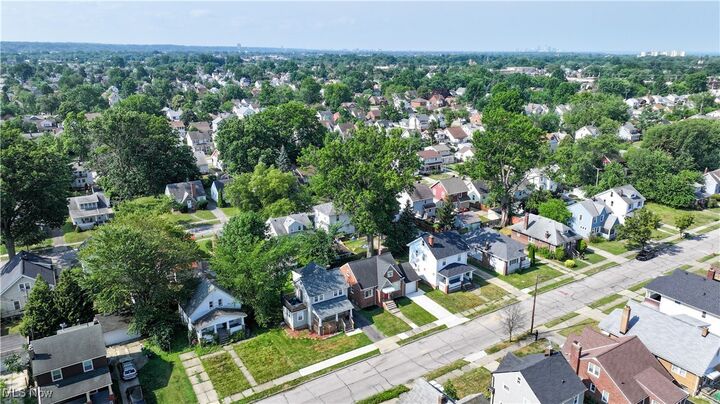 Property Photo: 19570 Naumann Avenue OH 44119