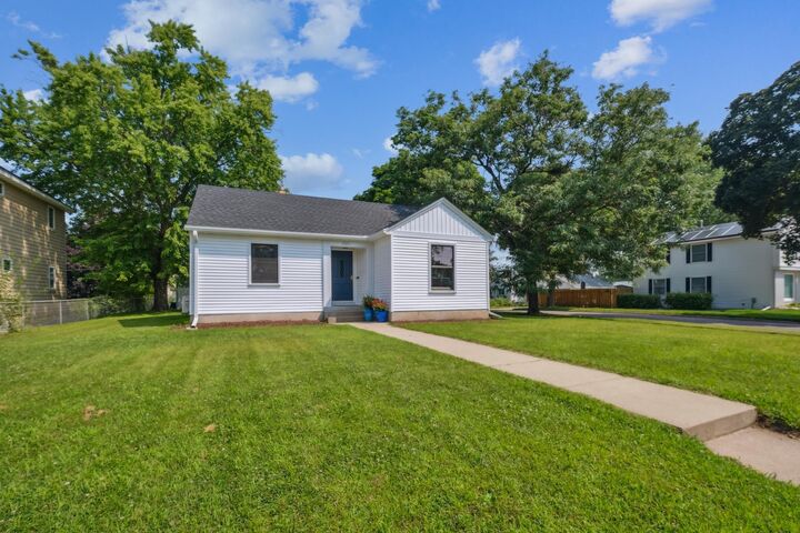 Property Photo:  7100 Minnetonka Boulevard  MN 55426 