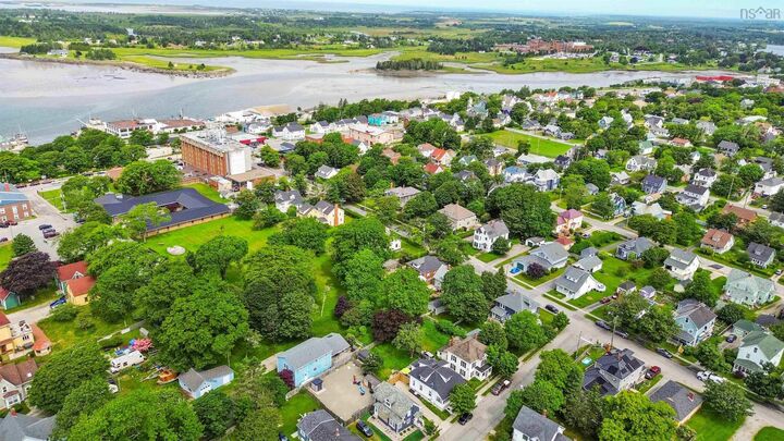 Property Photo: 14 Ryerson Court NS B5A 1V6