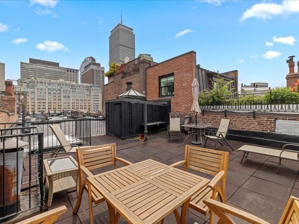 Property Photo: 228 Commonwealth Ave 9 MA 02116