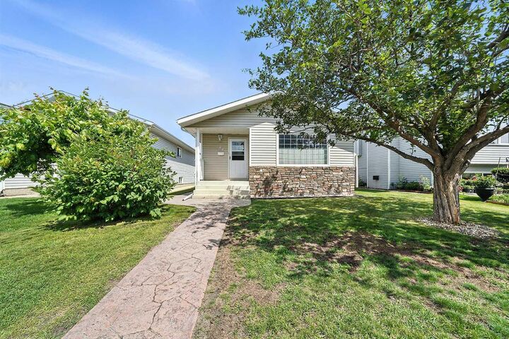 48 Elder Street  Red Deer AB T4R 2C6 photo