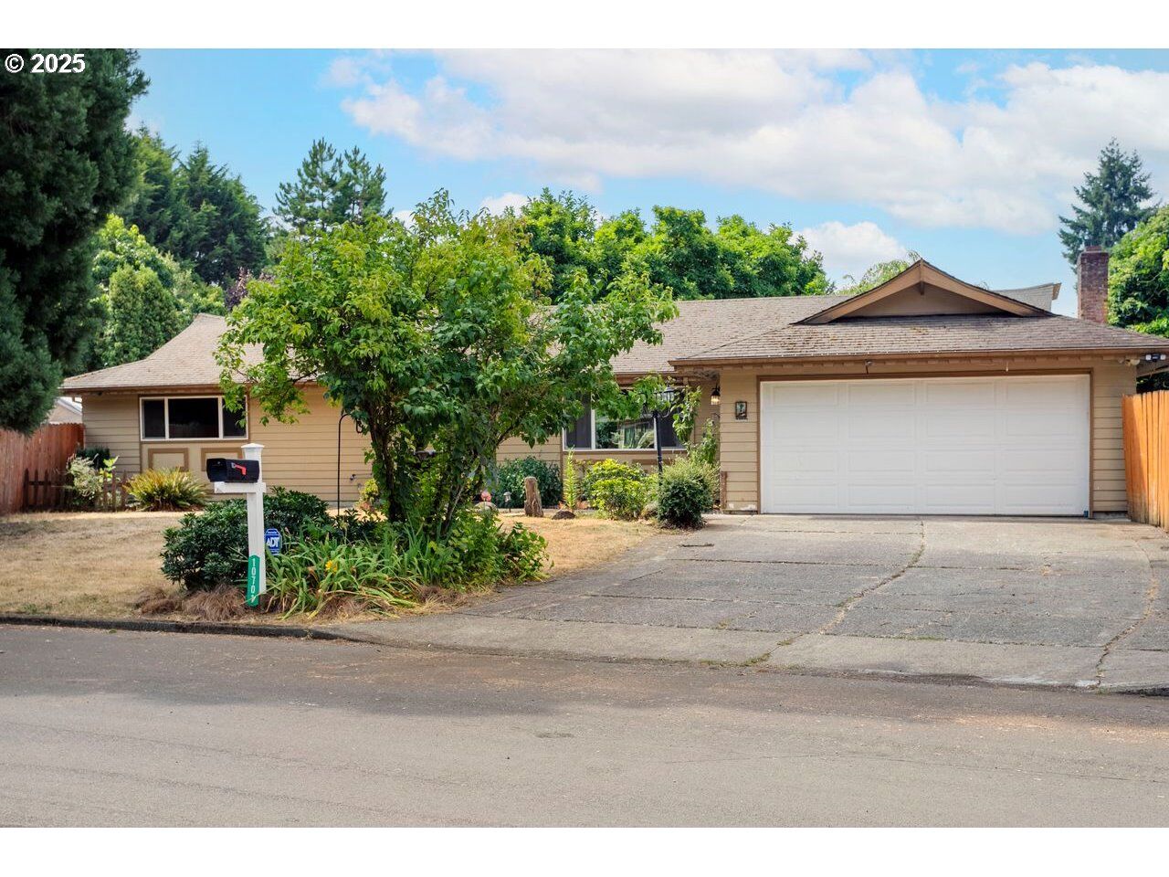 Property Photo:  10701 NE 41st St  WA 98682 