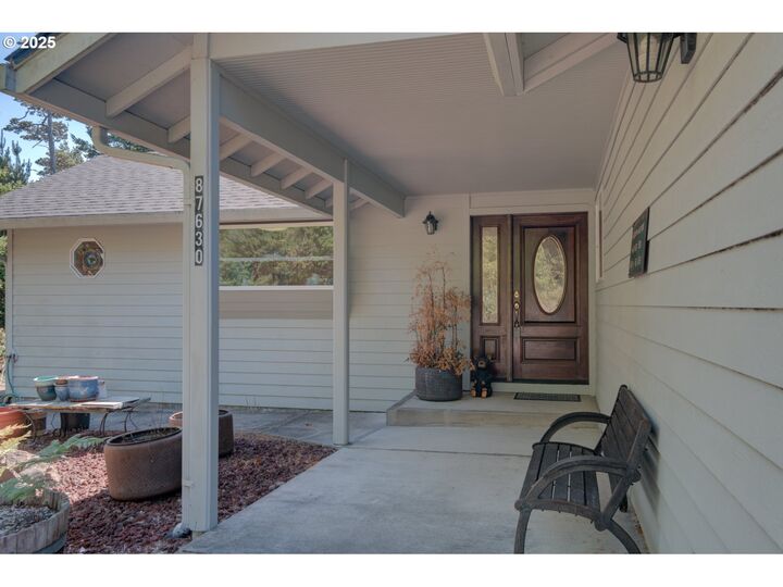 Property Photo: 87630 Woodmere E OR 97439
