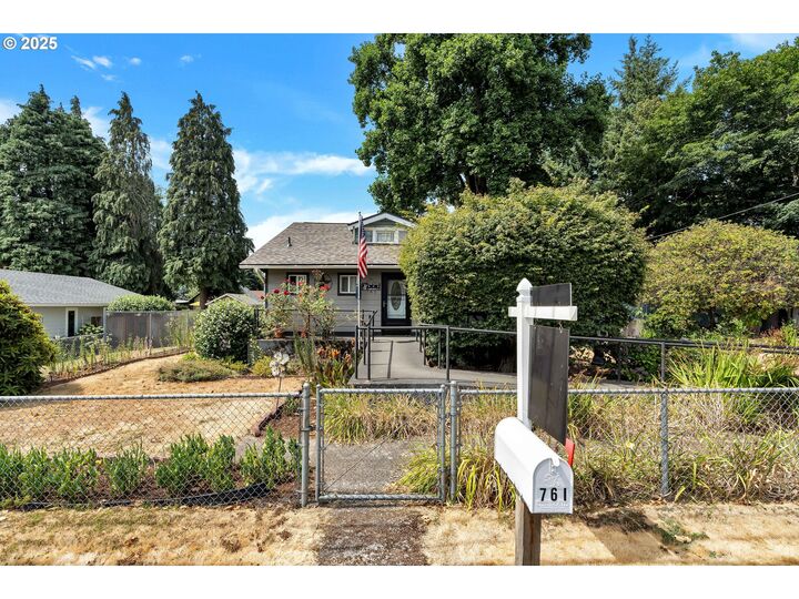 761 SE Polk St  Camas WA 98607 photo