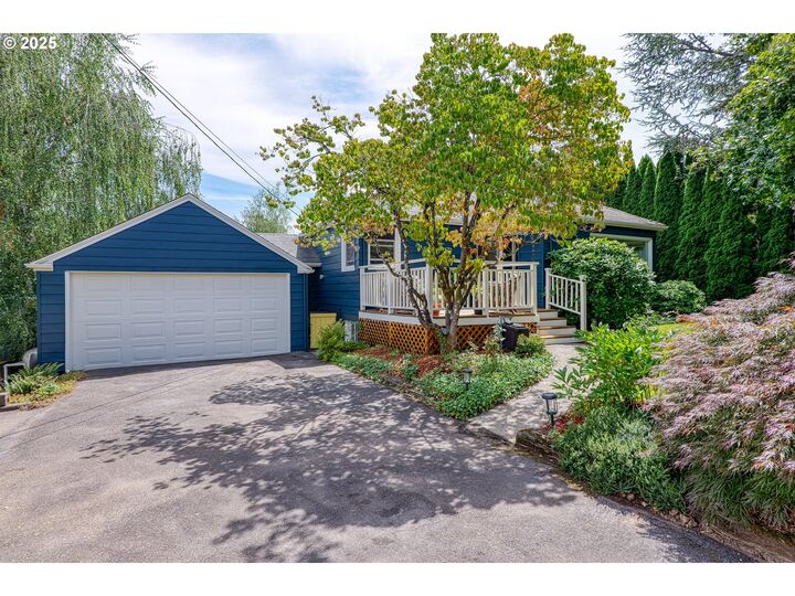 Property Photo:  9122 SW 35th Ave  OR 97219 