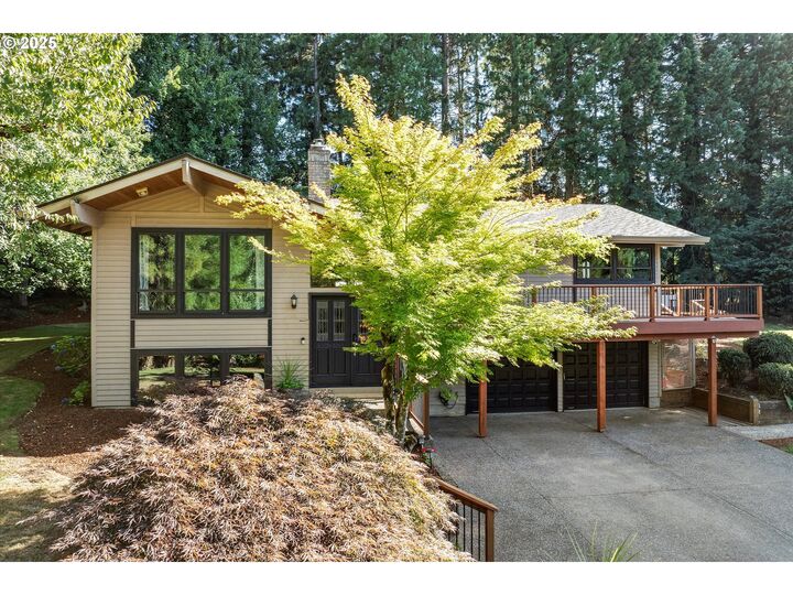 Property Photo: 17699 S Holly Ln OR 97045