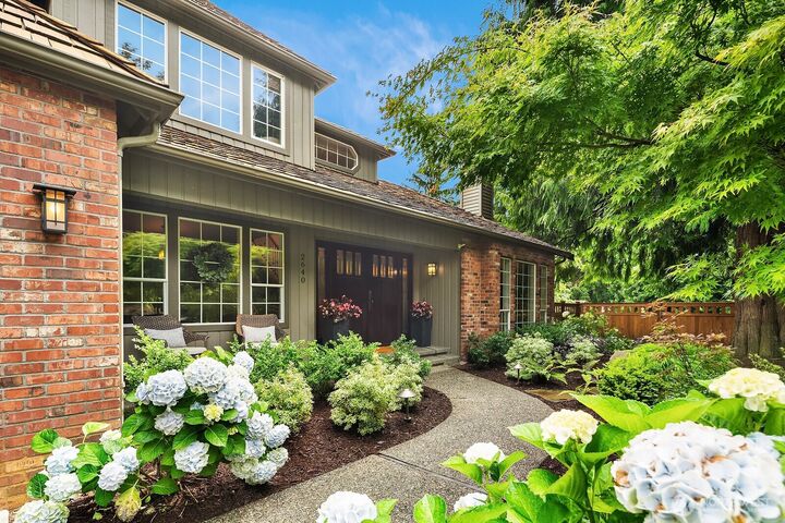 Property Photo: 2640 262nd Place SE WA 98075