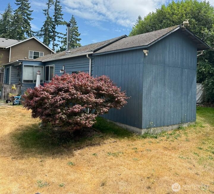 Property Photo: 8630 242nd Street SW WA 98026