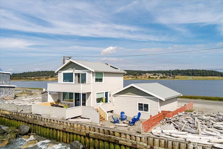 2507  West Beach Road  Oak Harbor WA 98277 photo