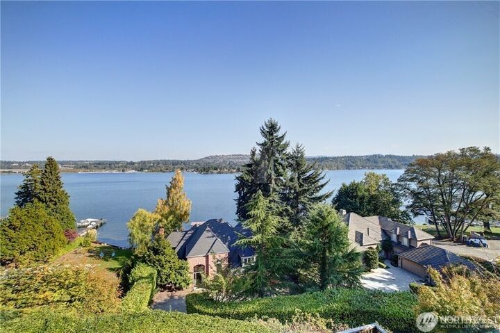 Property Photo: 4122 100th Avenue SE WA 98040