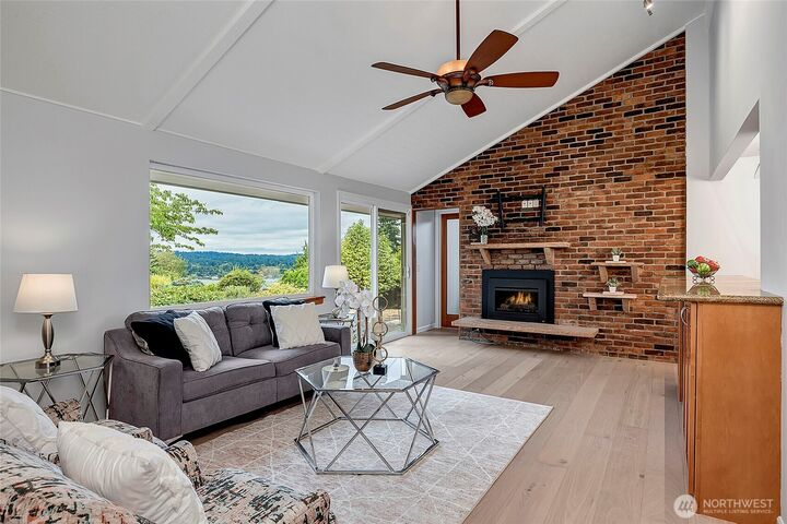 Property Photo:  15629  62nd Place NE  WA 98028 