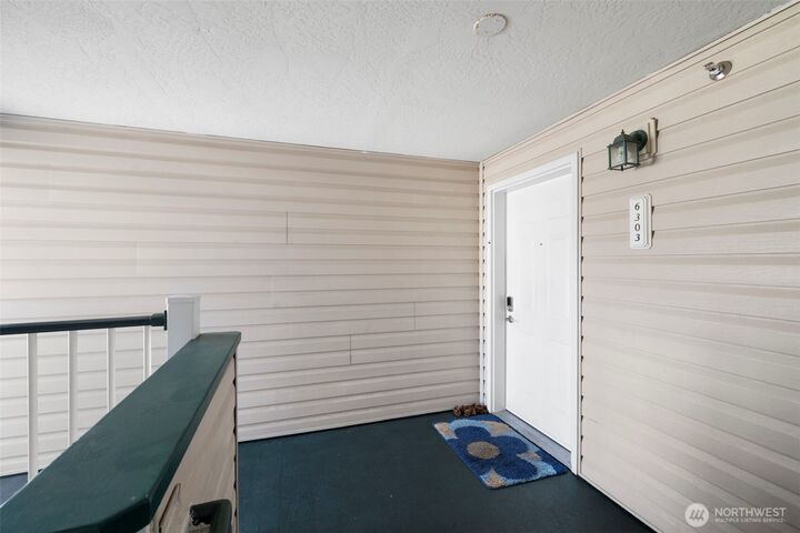 Property Photo:  12423  4th Avenue W 6303  WA 98204 
