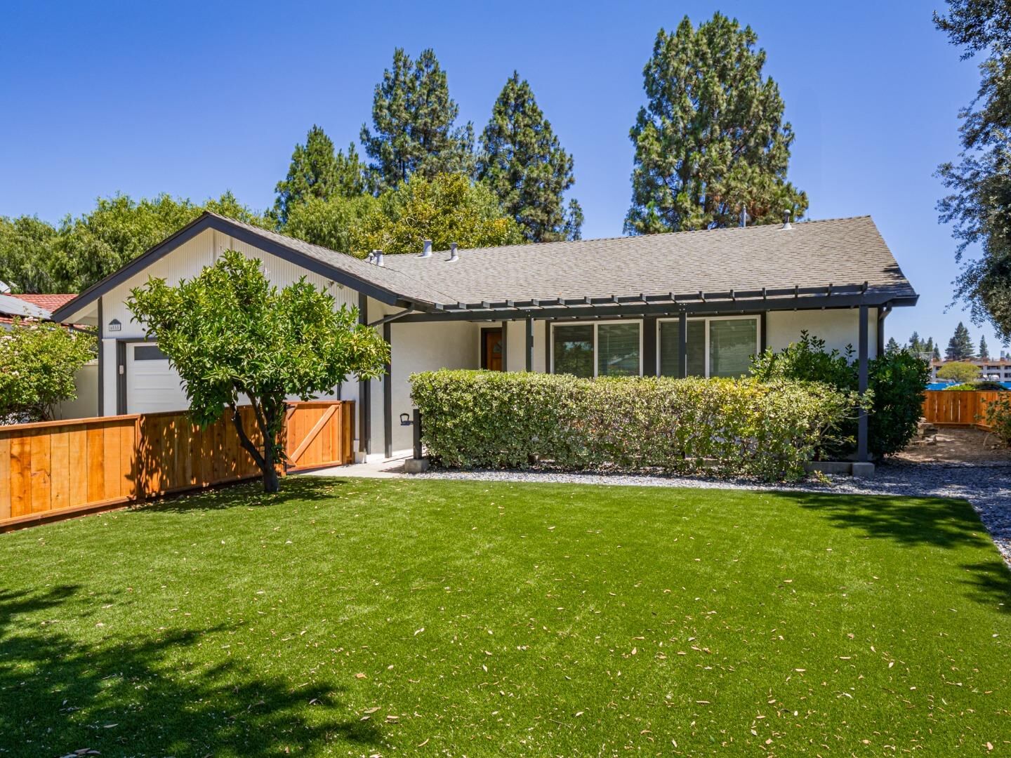 Property Photo: 6055 Larchmont Court CA 95123