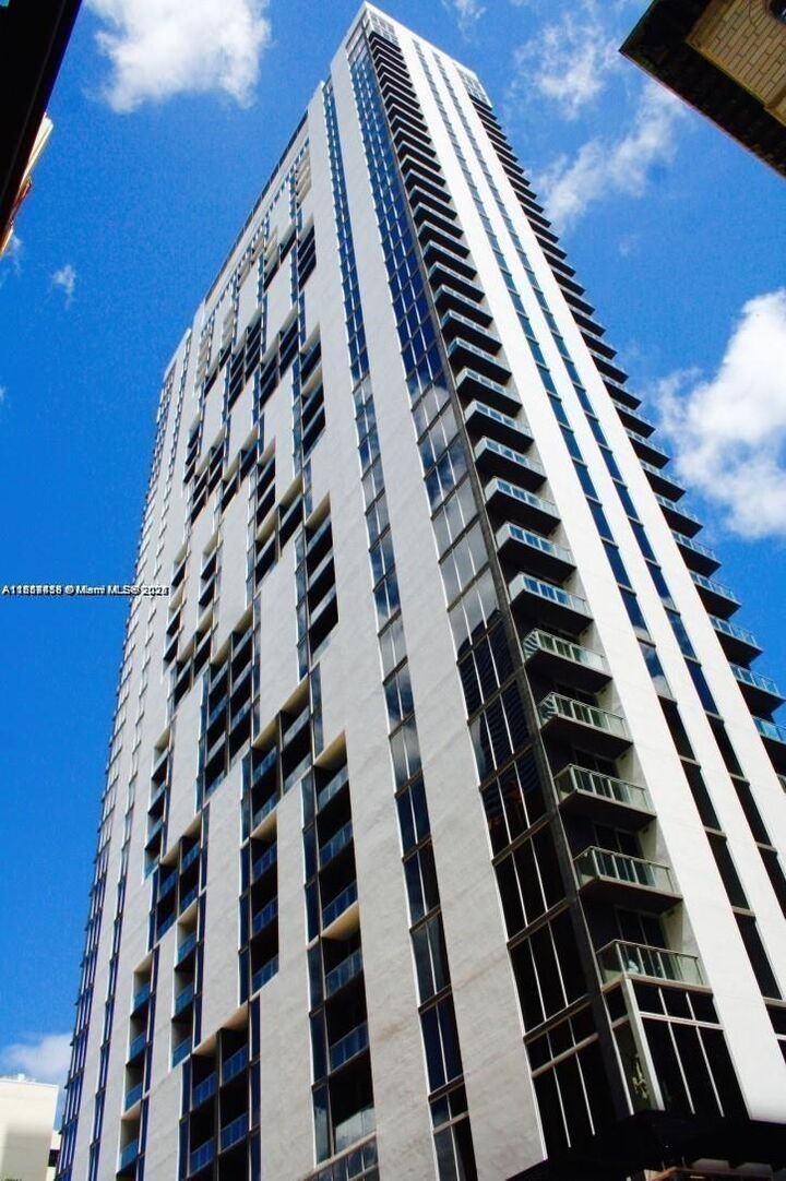 151 SE 1st St 1207  Miami FL 33131 photo
