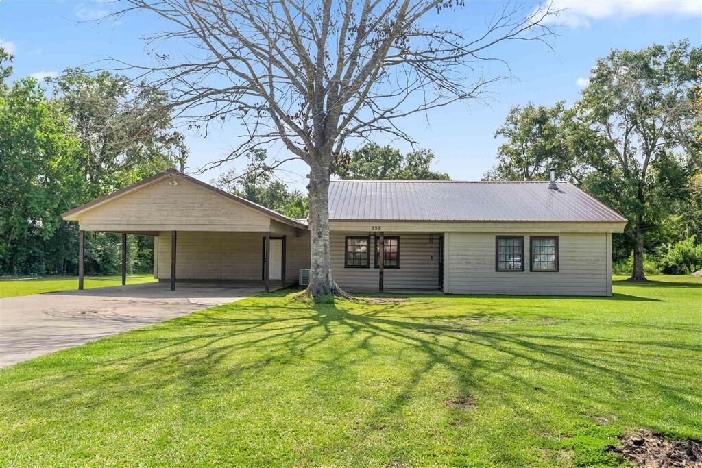 Property Photo: 355 Grimes Rd Road LA 70633