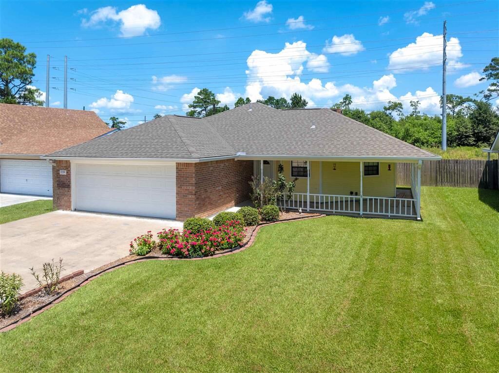 Property Photo: 1094 Spanish Mission Trail LA 70605