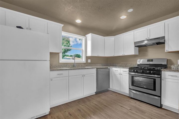Property Photo:  1220 California Street  LA 70607 