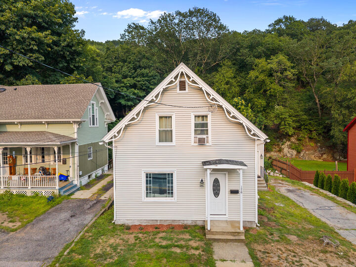 Property Photo:  176 Laurel Hill Avenue  CT 06360 