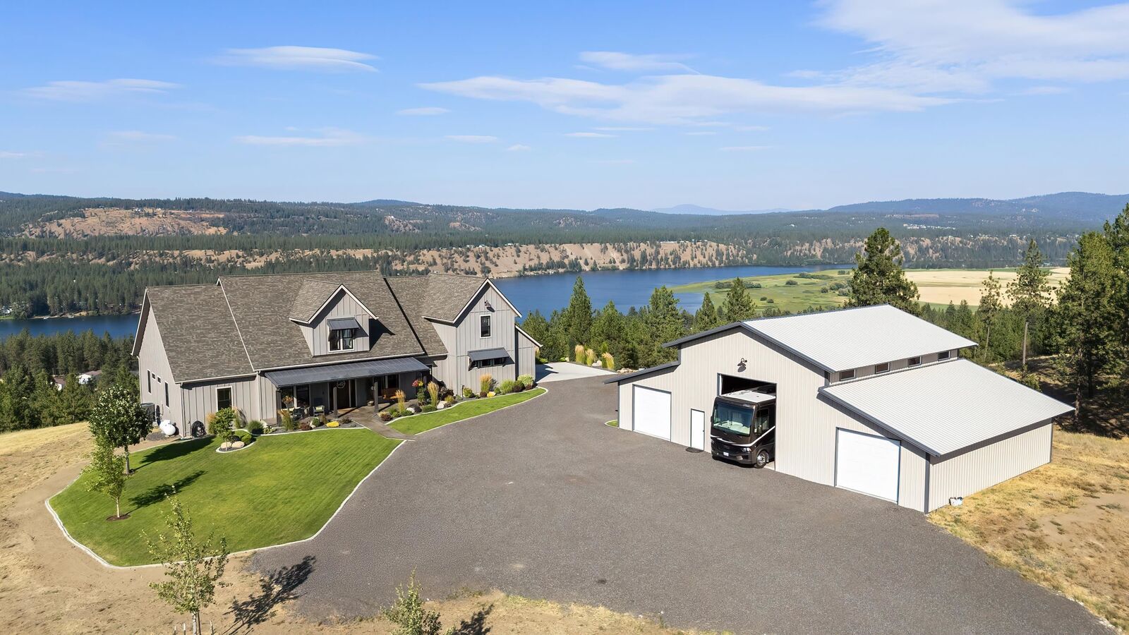 Property Photo:  18524 N Valley Rd  WA 99026 