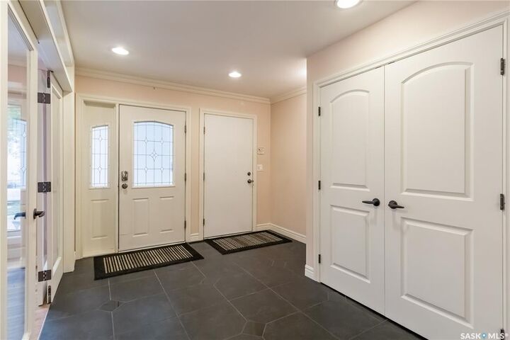 Property Photo:  1203 15th Street E  SK S7N 0R6 