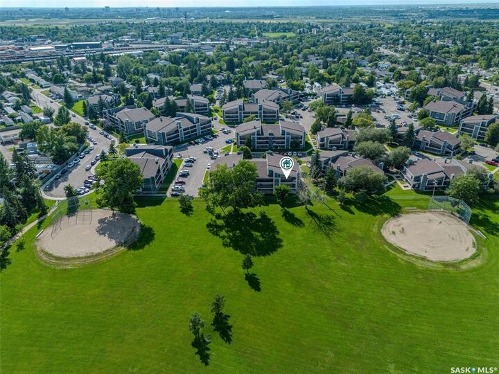 Property Photo:  425 115th Street E 1637  SK S7H 2E5 