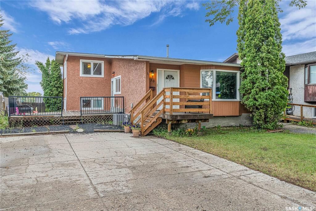 Property Photo:  830 Battel Street N  SK S4X 2H8 