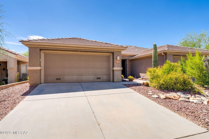 Property Photo: 13209 N Silver Cholla Place AZ 85658